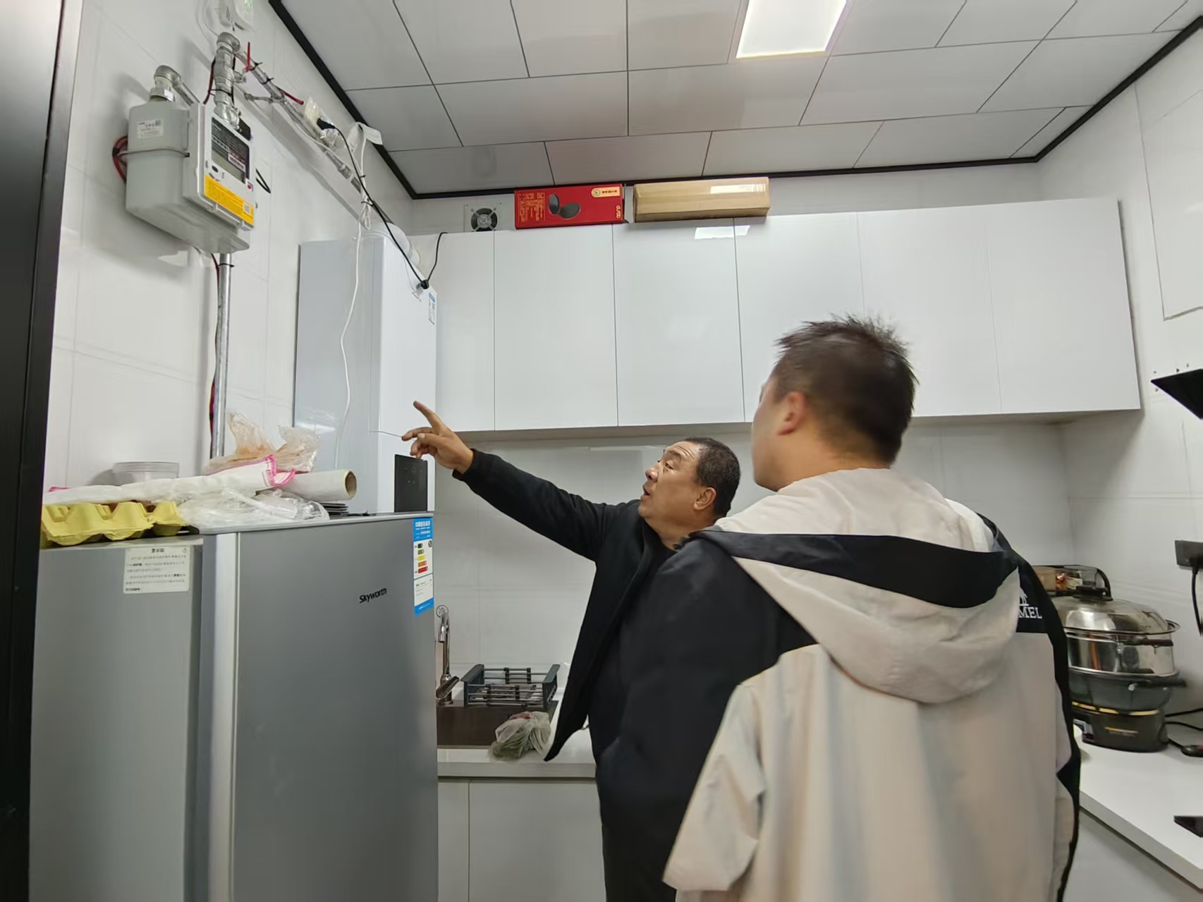 1760149989448019960.jpg 查看燃气设备.jpg